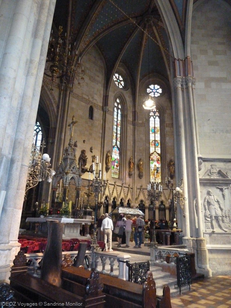 intérieur de la cathédrale saint stéphane à zagreb