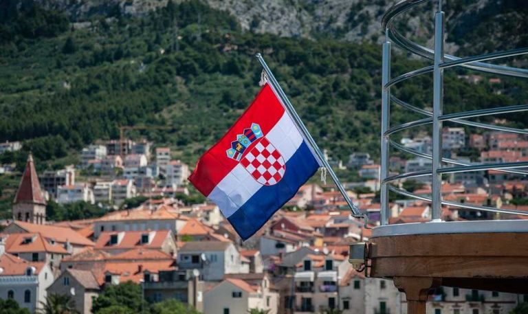 drapeau croate en croatie
