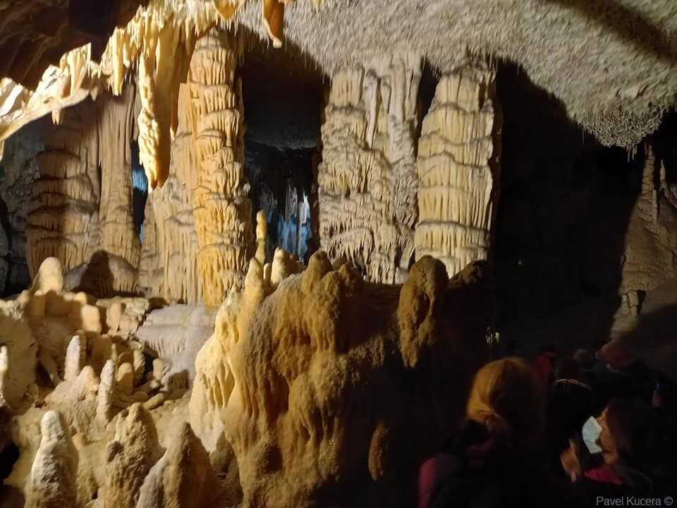 grottes de postojna jama en slovenie
