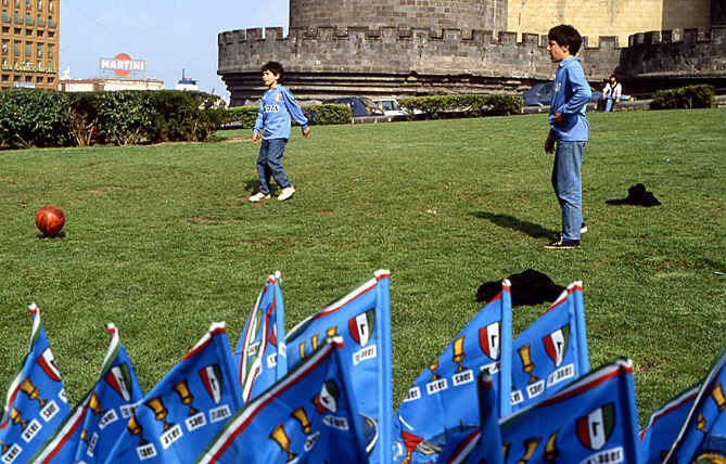naples foot a castel nuovo