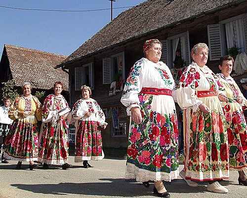 folklore à lonjsko polje en croatie centrale