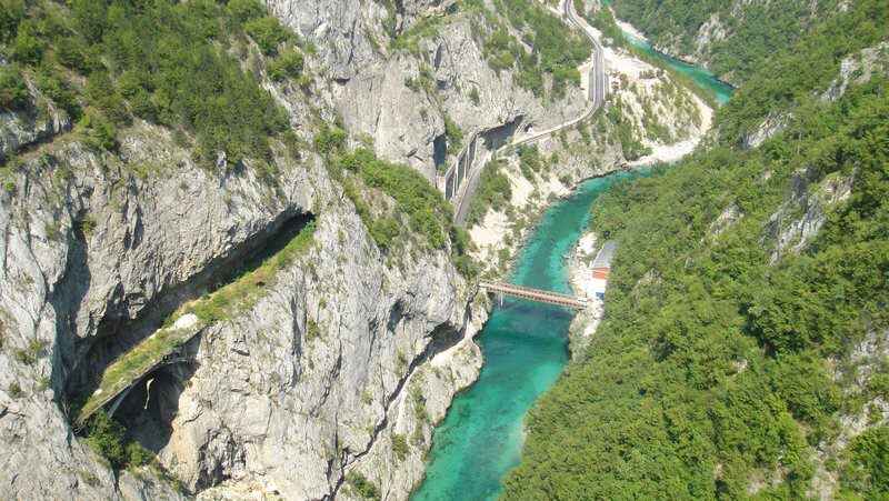 rivière neretva en bosnie herzégovine