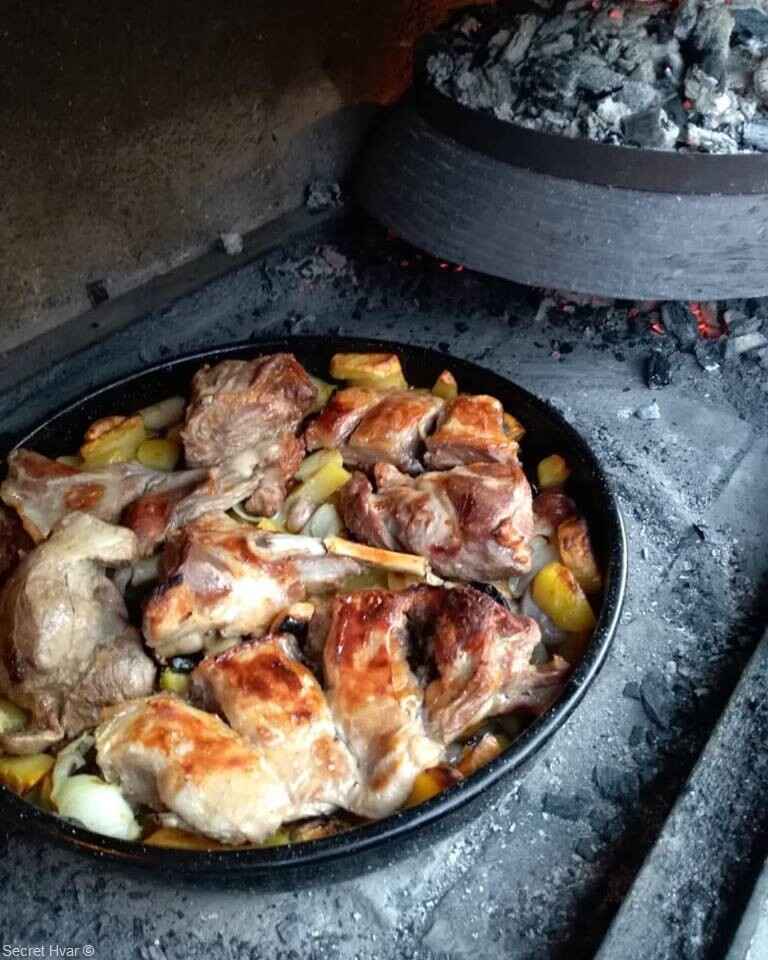 stori komin hvar peka de veau
