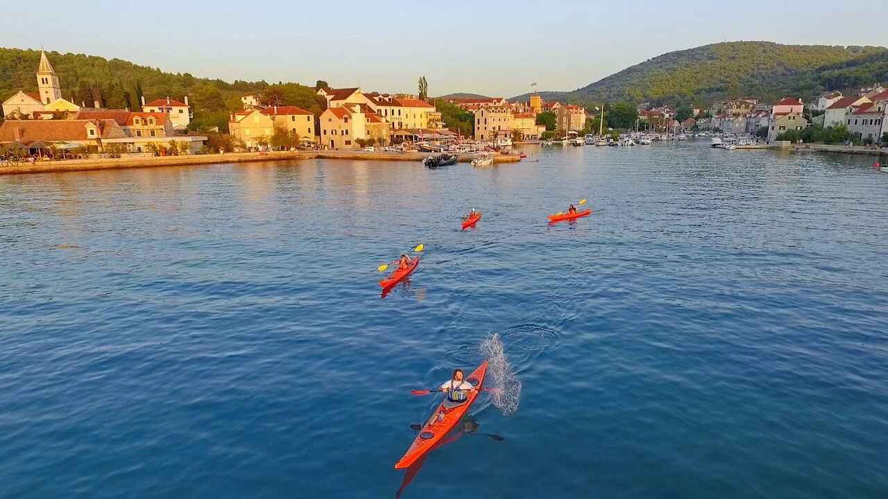 port zlarin et bateaux et kayaks