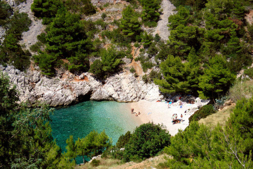 plaza uvala lucisca hvar