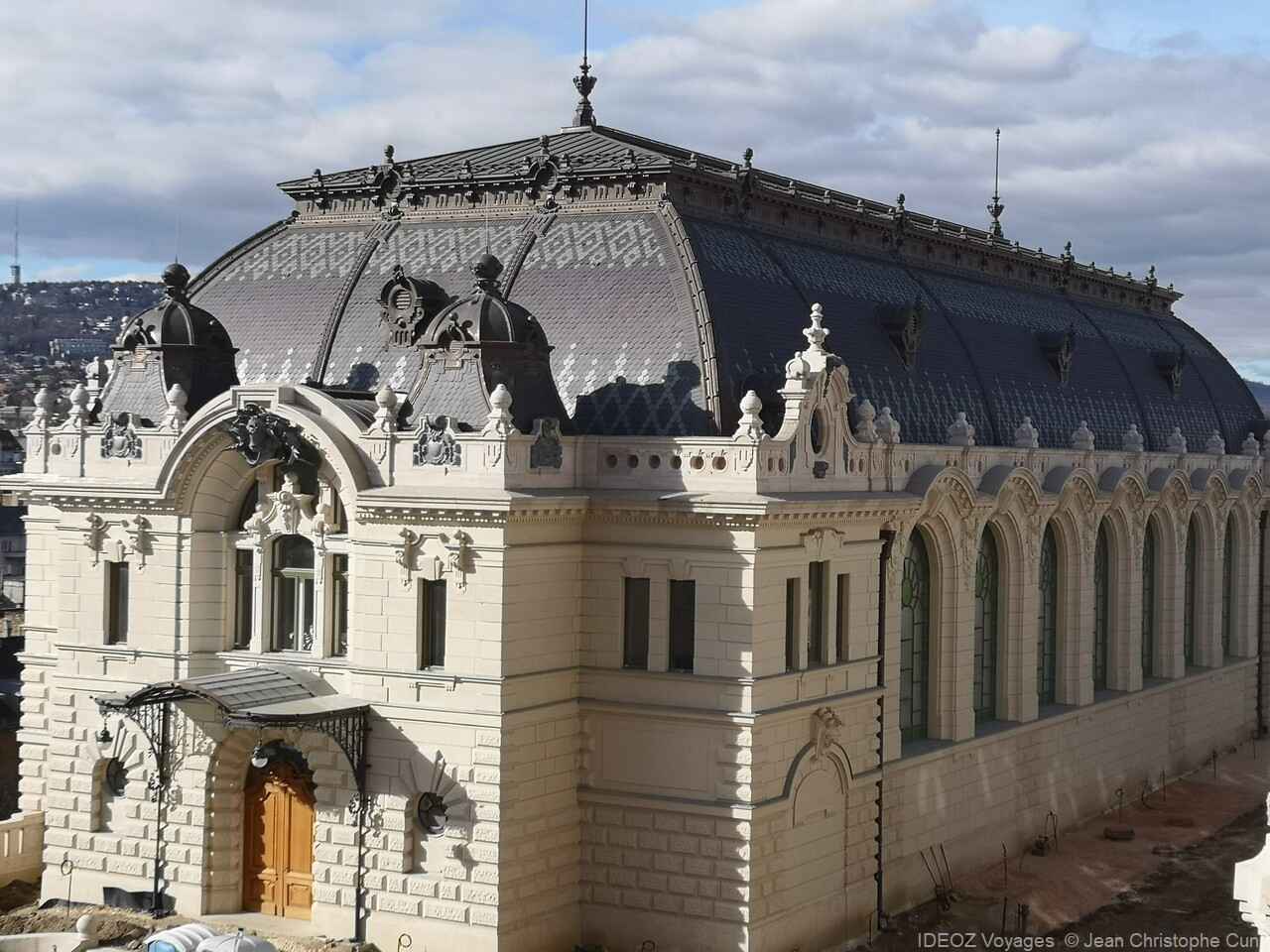 chateau budapest manège royal