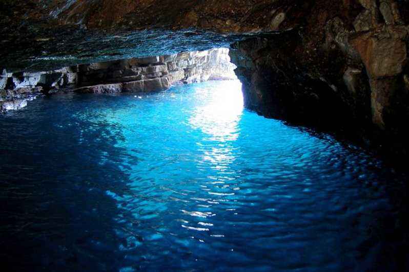 interieur de la grotte bleue kolocep