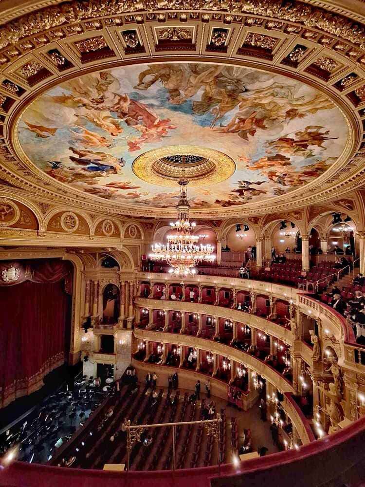 intérieur de l'opéra