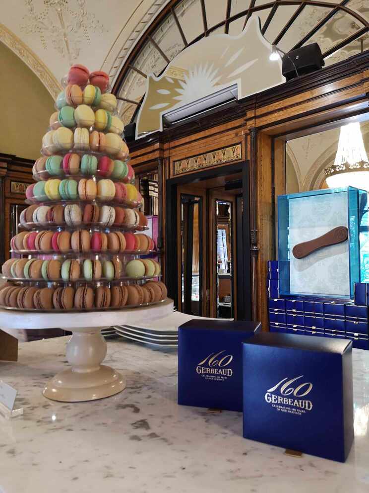 macarons chez Gerbeaud Budapest