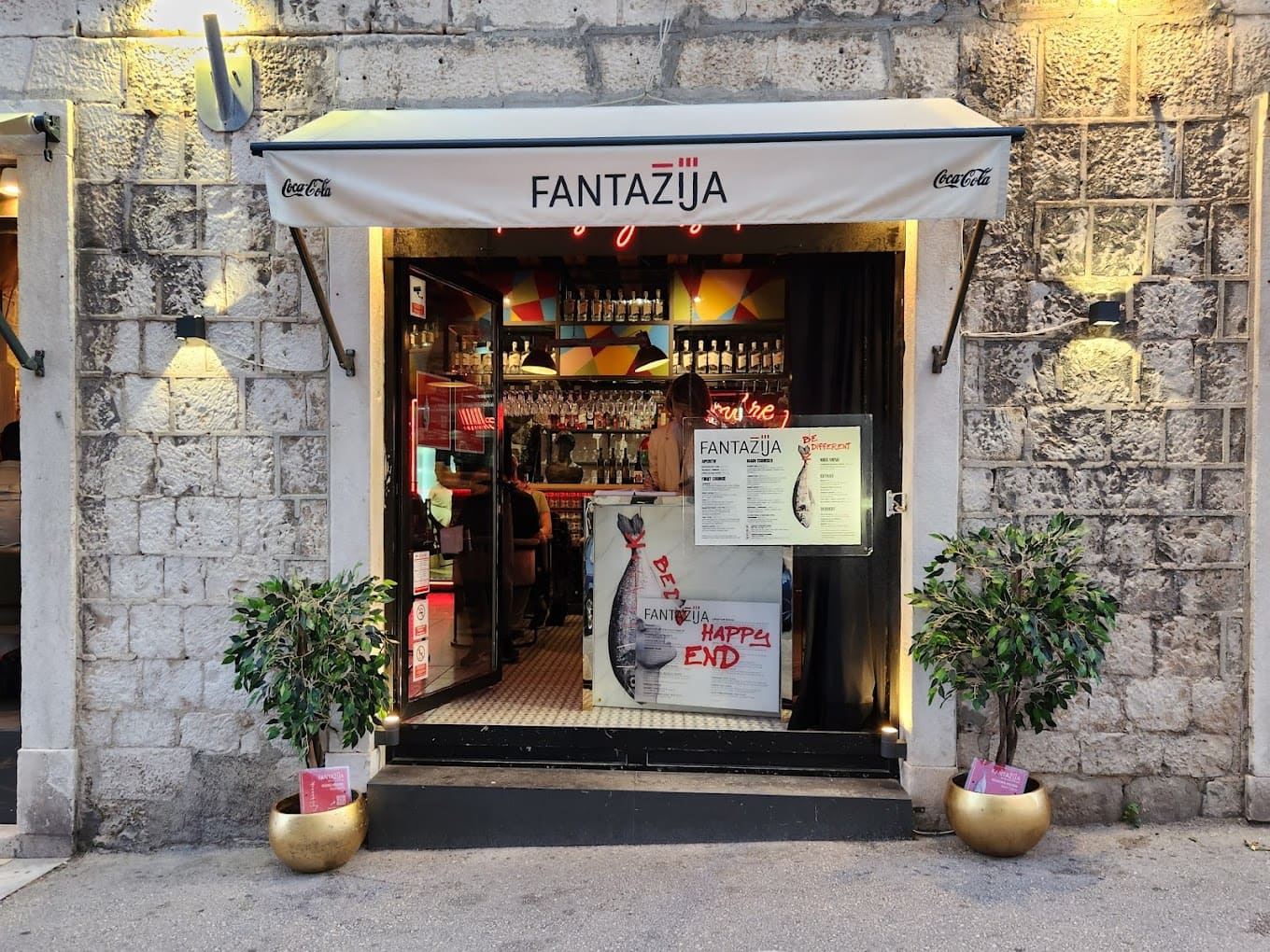 fantaŽija kitchen & wine split extérieur (1)