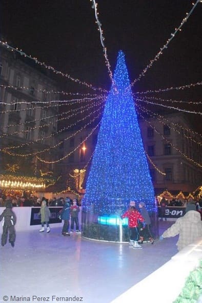 patinoire enfants noel budapest (1)