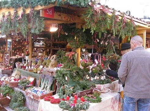 stand marché budapest couronne de noel sapin (1)