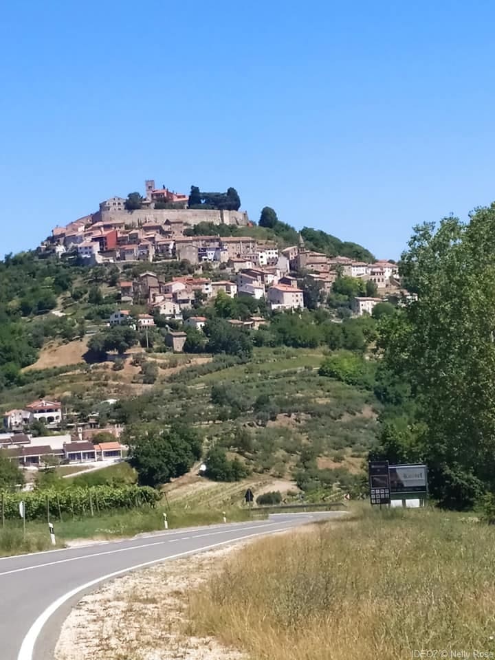 motovun vue depuis la route(1)