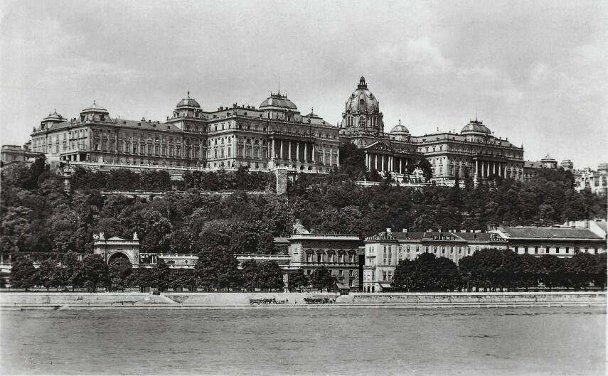 palais royal de buda