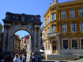 pula arc de sergius