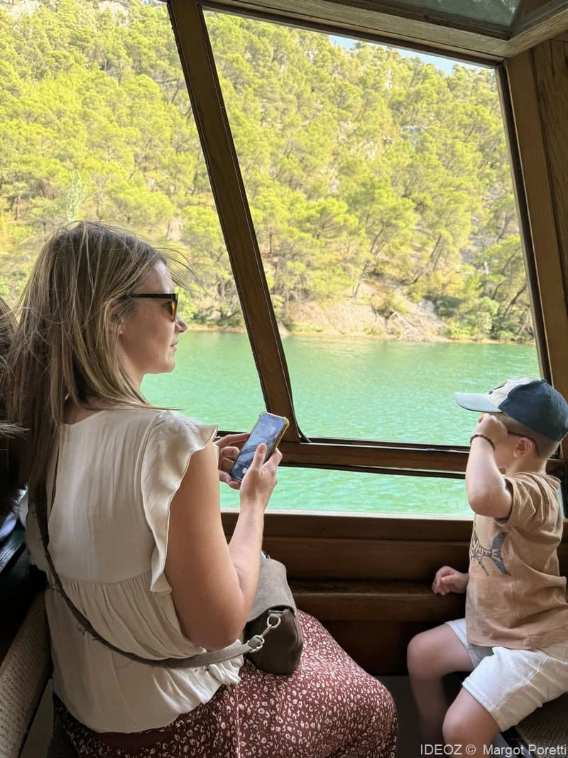 à bord du bateau petit dejeuner avec les dauphins (1)
