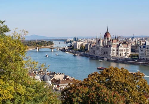 budapest danube et parlement depuis les collines (1)