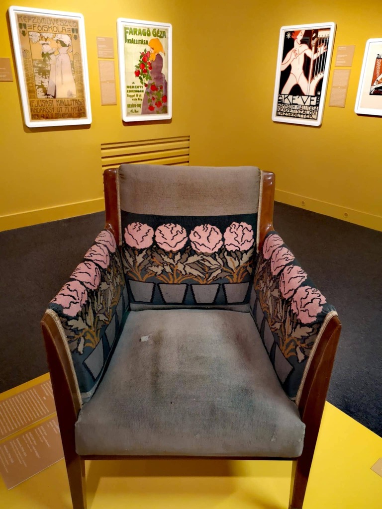 mobilier expo art nouveau[1]
