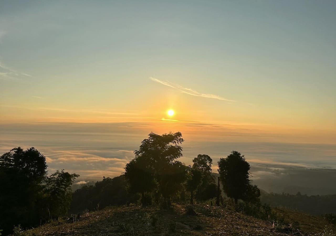 paysage lever du soleil sur la thailande depuis la frontiere du myanmar (1)
