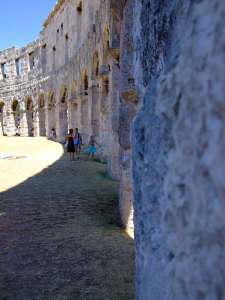 pula amphitheatre intérieur