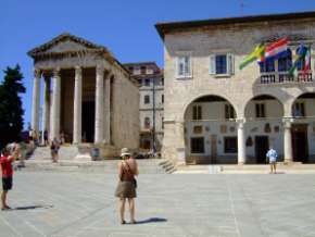 pula forum
