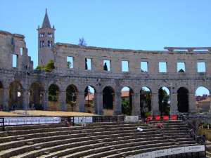 pula interieur amphithéatre
