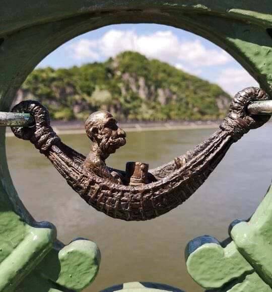 empereur sur le pont de la liberté[1]