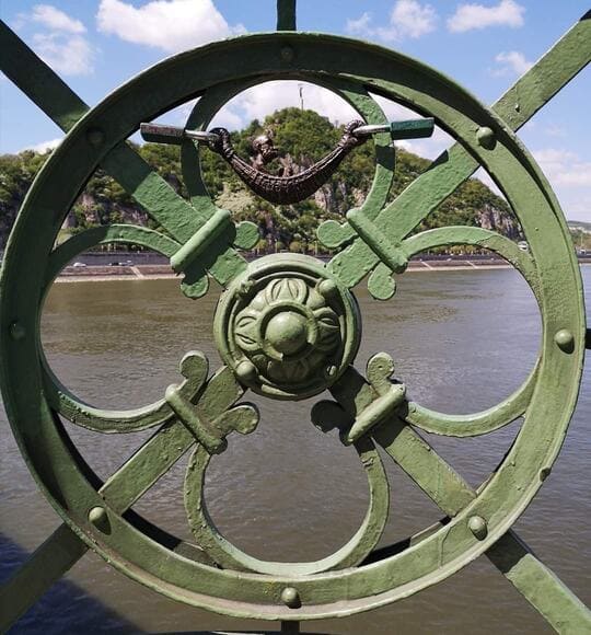 françois joseph sur l pont de la liberté[1]