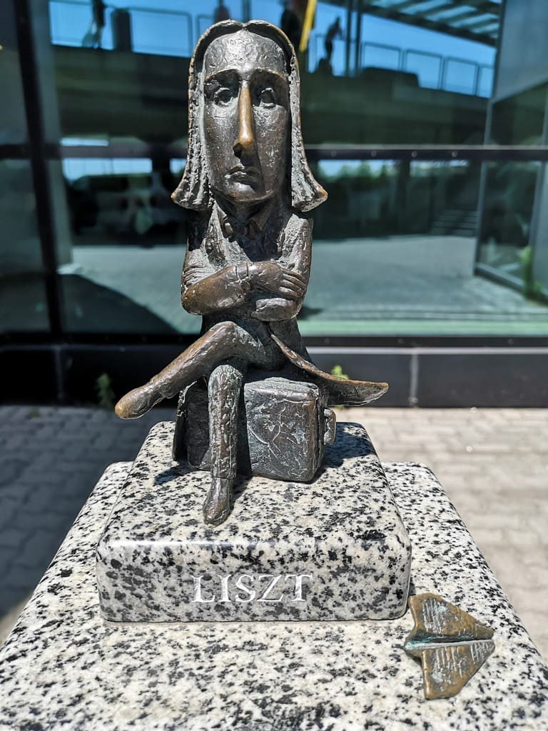 liszt à l'aéroport[1]