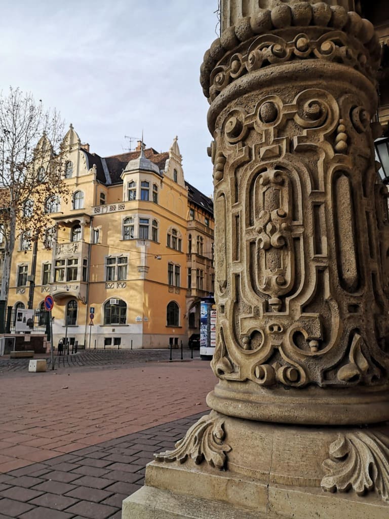 palais derrière musée national budapest[1]