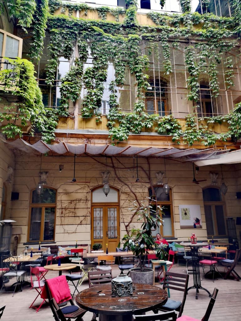 cour intérieure brody budapest[1]