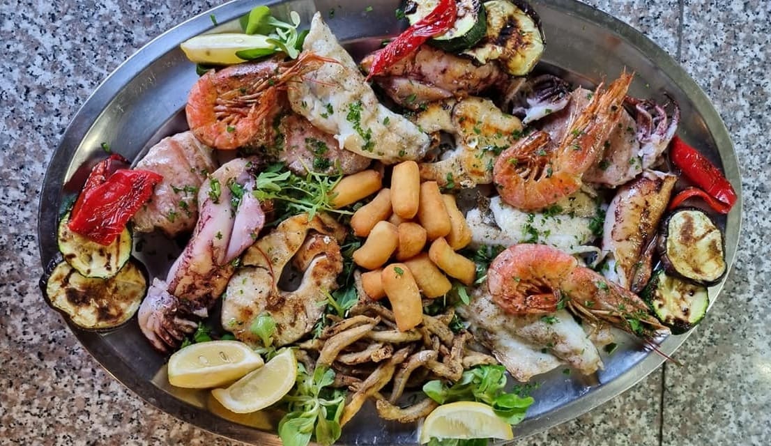 konoba eremitaz plat de poissons et gambas crustacés (1)