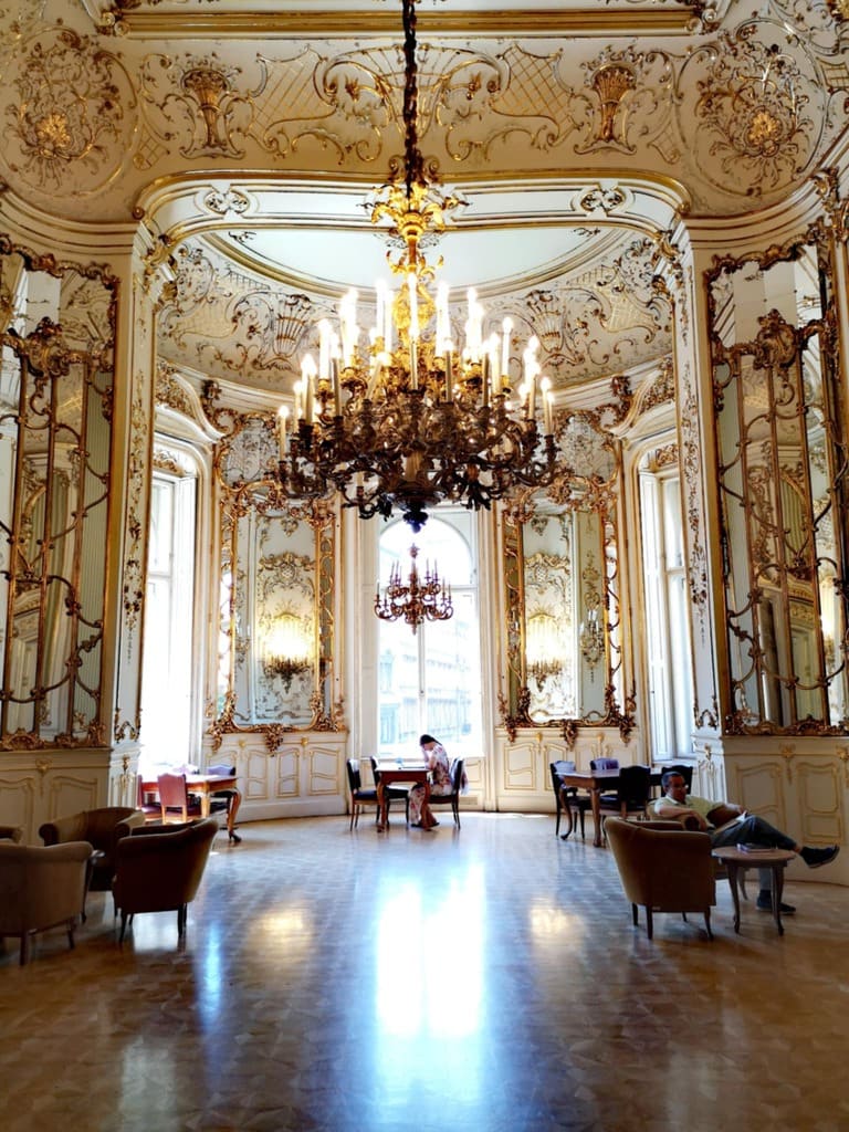 salle de lecture palais wenckheim budapest[1]