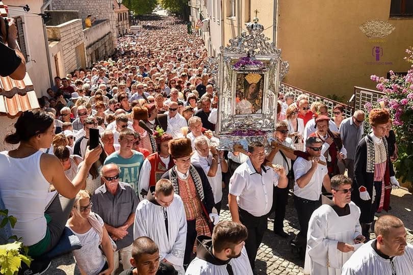 procession de l'assomption à sinj (1)