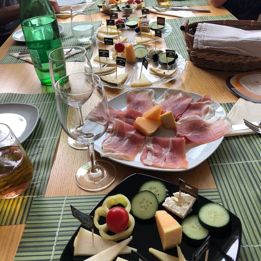 assiettes de dégustation sirana gligora kolan