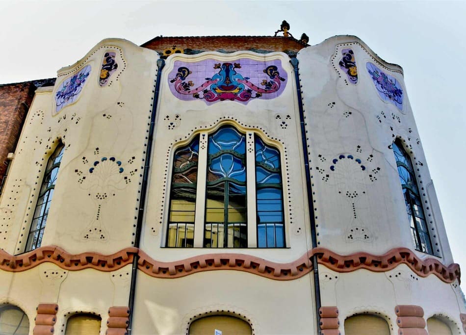 façade cifrapalota kecskemét[1]