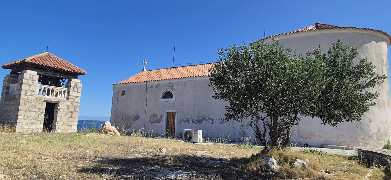 ile vrgada chapelle et vigie (1)
