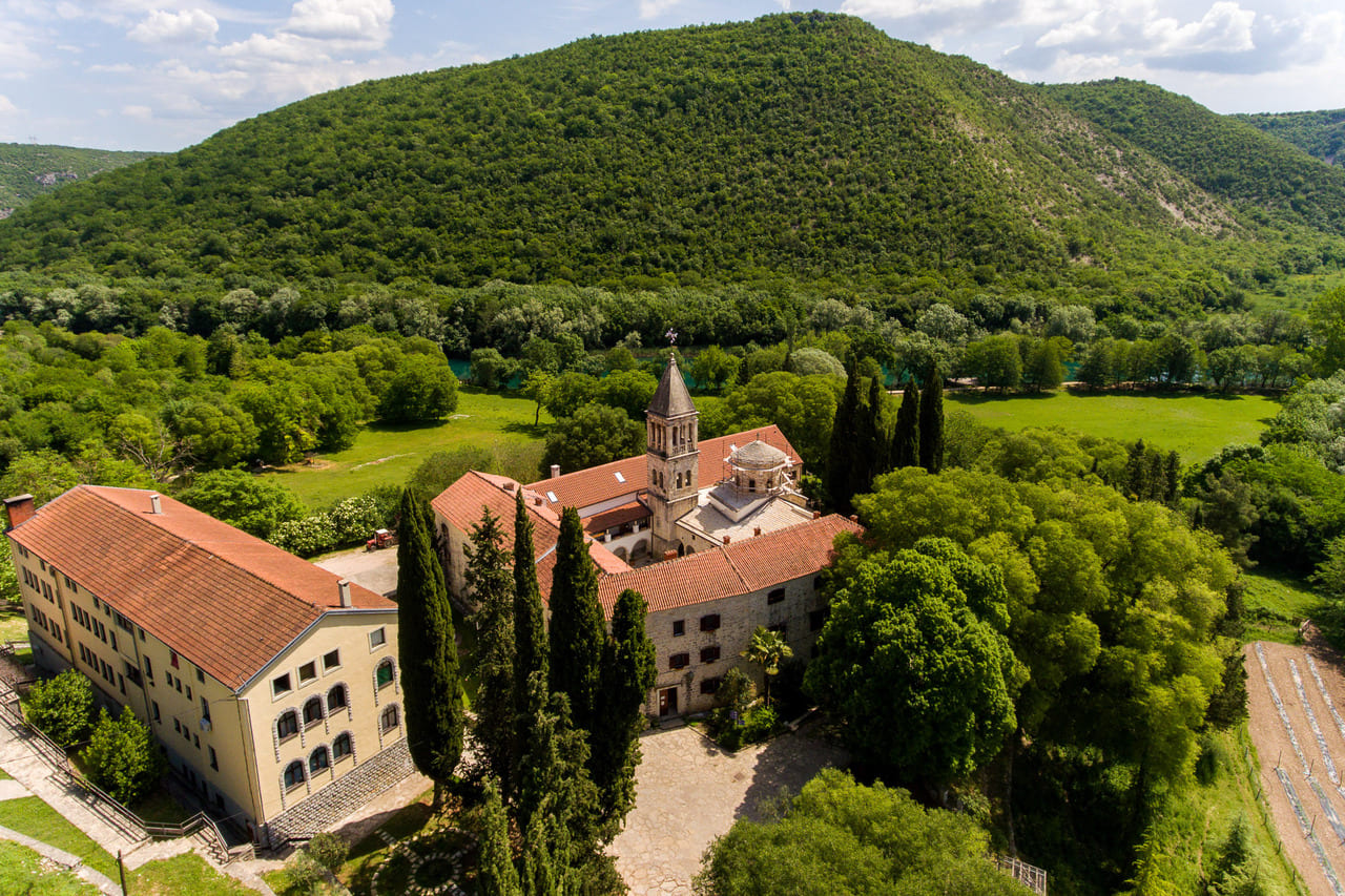monastère de krka dédié à l'archange michel