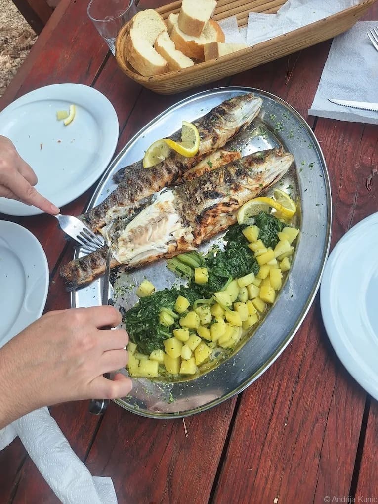 poissons frais grillés ferme fledermaus hotel