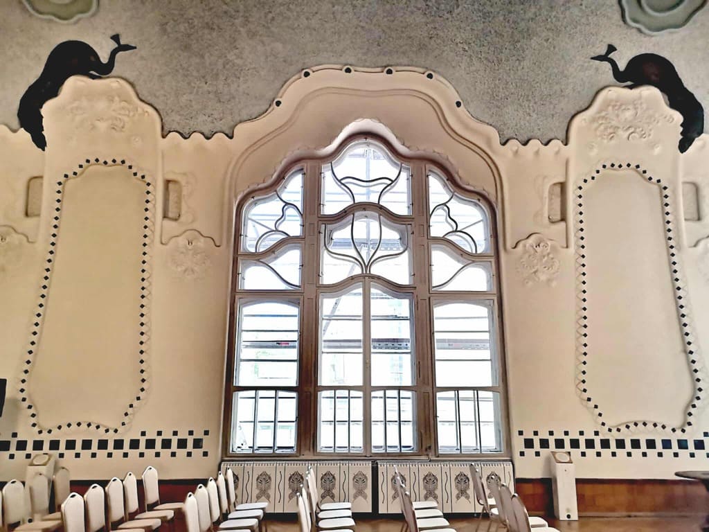 salle d'honneur palais cifra[1]