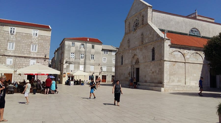 pag cathédrale notre dame de l'assomption place centrale