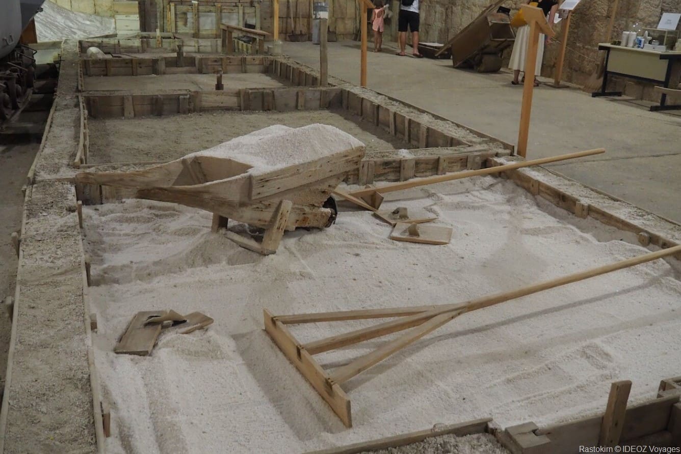 travail du sel dans le musée du sel de pag (1)