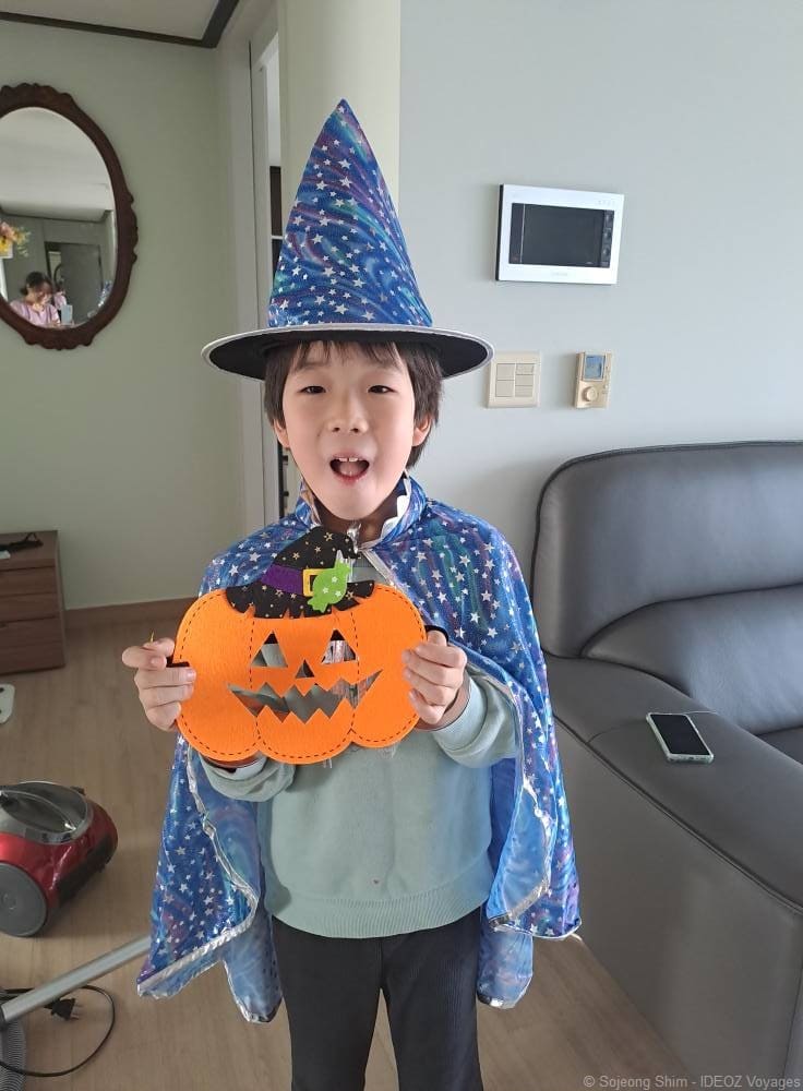 petit ourson enfant déguisé pour halloween (1)