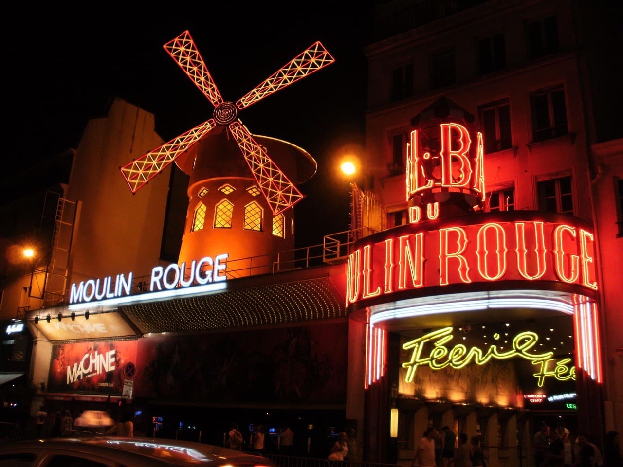 cabaret moulin rouge montmartre (1)
