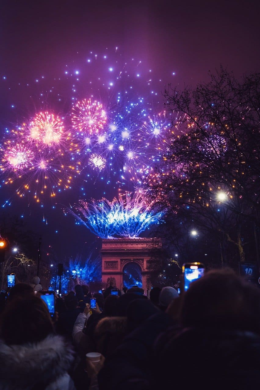 feu d'artifices champs élysées arc de triomphe nouvel an paris (1)