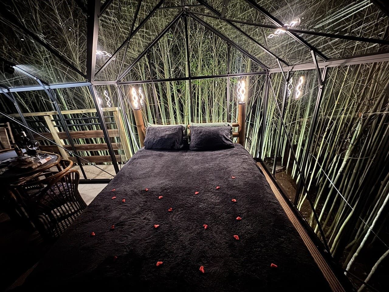 tanabata lodge pezens loge au milieu d'une bambouseraie (1) (1)