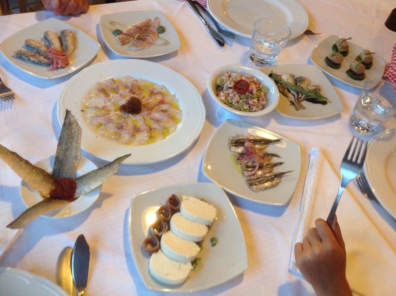 konoba batelina à banjole antipasti de poissons (1) konoba batelina à banjole antipasti de poissons (1)