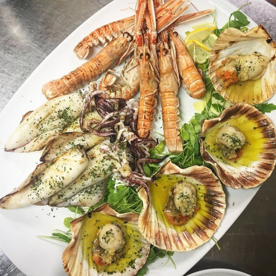 plat de poissons et crustacés konoba boccaporta pula (1) plat de poissons et crustacés konoba boccaporta pula (1)