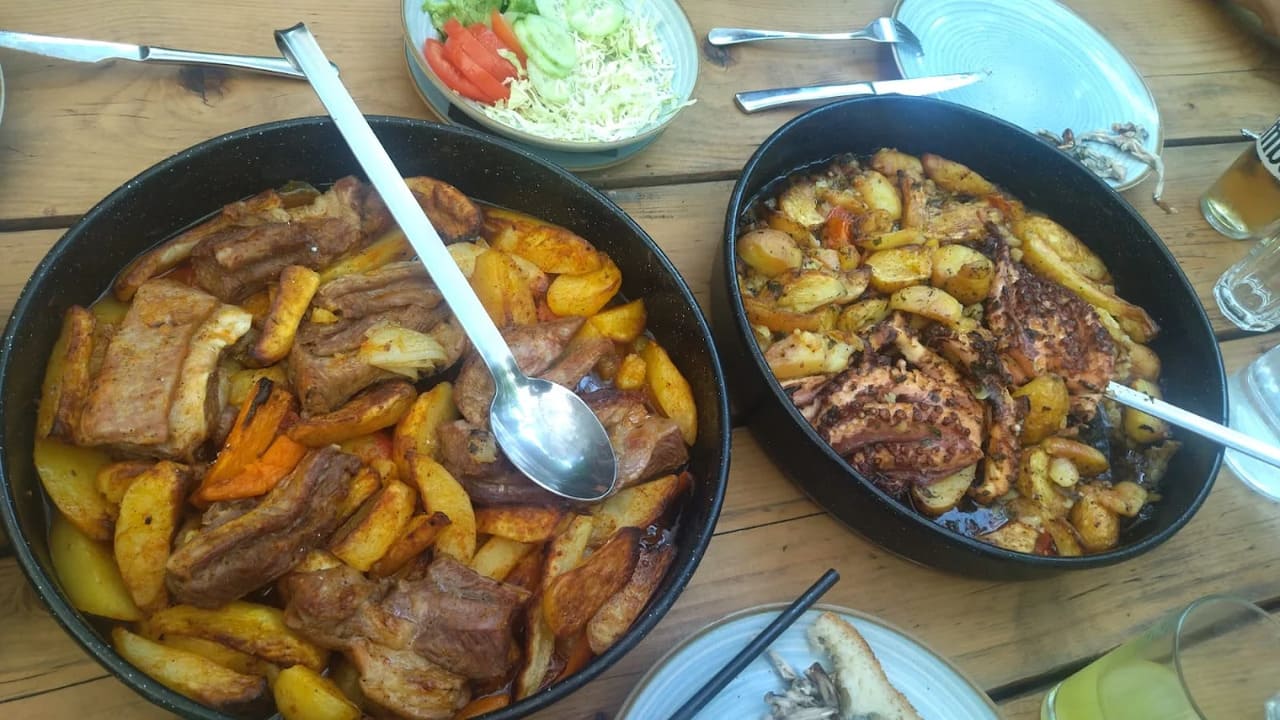 radmanove mlinice plat de peka de viande et de poulpe