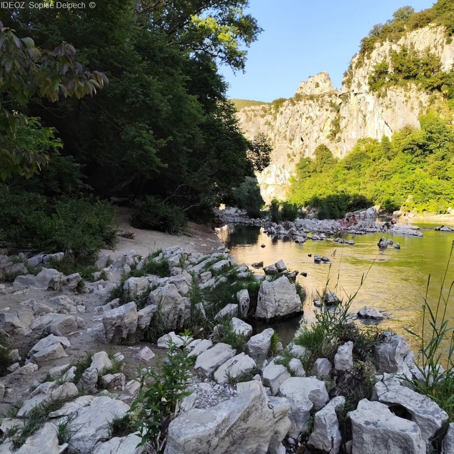 rochers riviere besorgues ardeche (1)